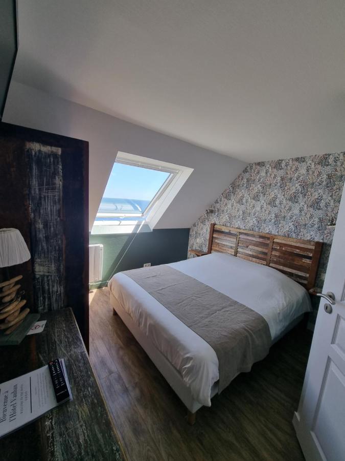 Hotel Vauban เลอปาเลส์ ภายนอก รูปภาพ