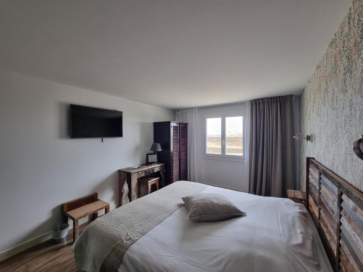Hotel Vauban เลอปาเลส์ ภายนอก รูปภาพ