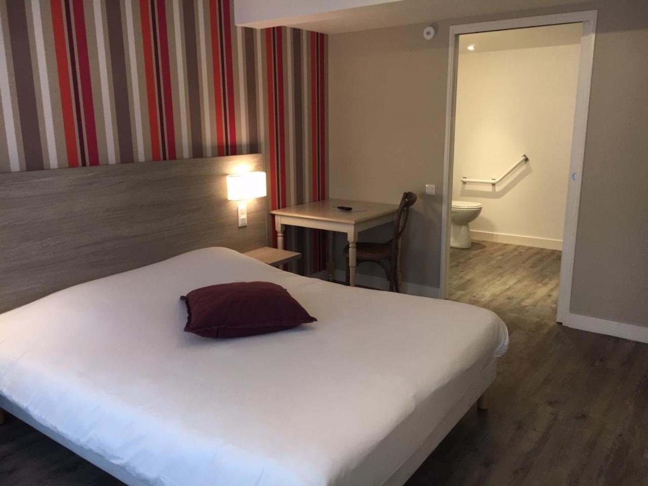 Hotel Vauban เลอปาเลส์ ภายนอก รูปภาพ